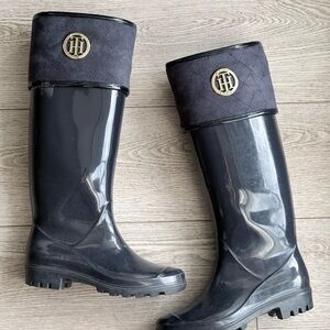 Tommy Hilfiger Pink/Lipstick Suede-Lined Boot Interior